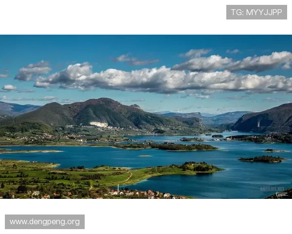 千亿像素看世界网站为摄影爱好者提供极致高清的全球风景图片资源平台